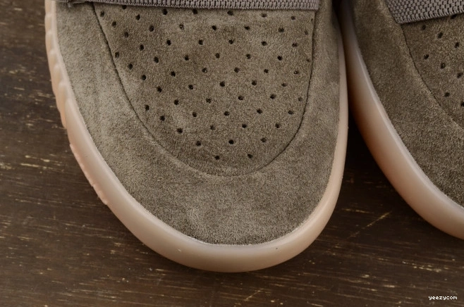 Yeezy Light 750 Boost BY2456 adidas Brown 1204